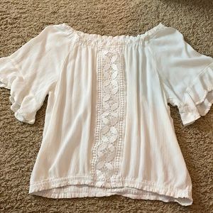 Cute top. Perfect condition, worn a couple times.